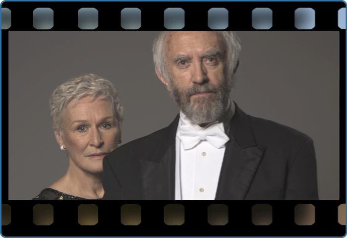 Screenshot fra filmen The Wife med Glenn Close og Jonathan Pryce i titelrollerne