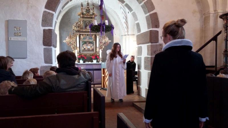 Engletræf i Viby Kirke. Præst og børn- og ungemedarbejder i aktion